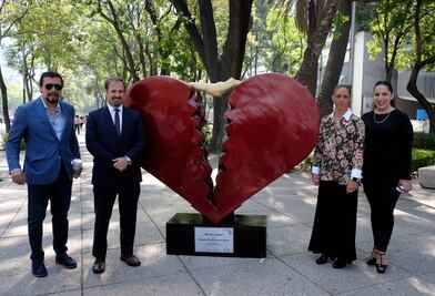 Corazones gigantes toman Paseo de la Reforma