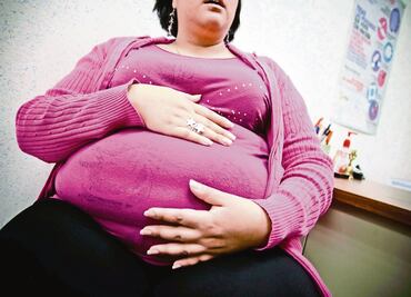 Especialistas piden regular la maternidad subrogada en el país