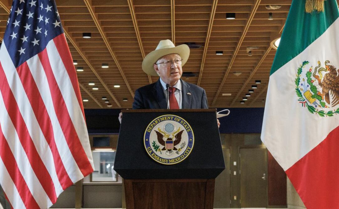 Ken Salazar ofreció una conferencia de prensa en la nueva sede de la embajada americana. Foto: Yaretzy M. Osnaya/EL UNIVERSAL