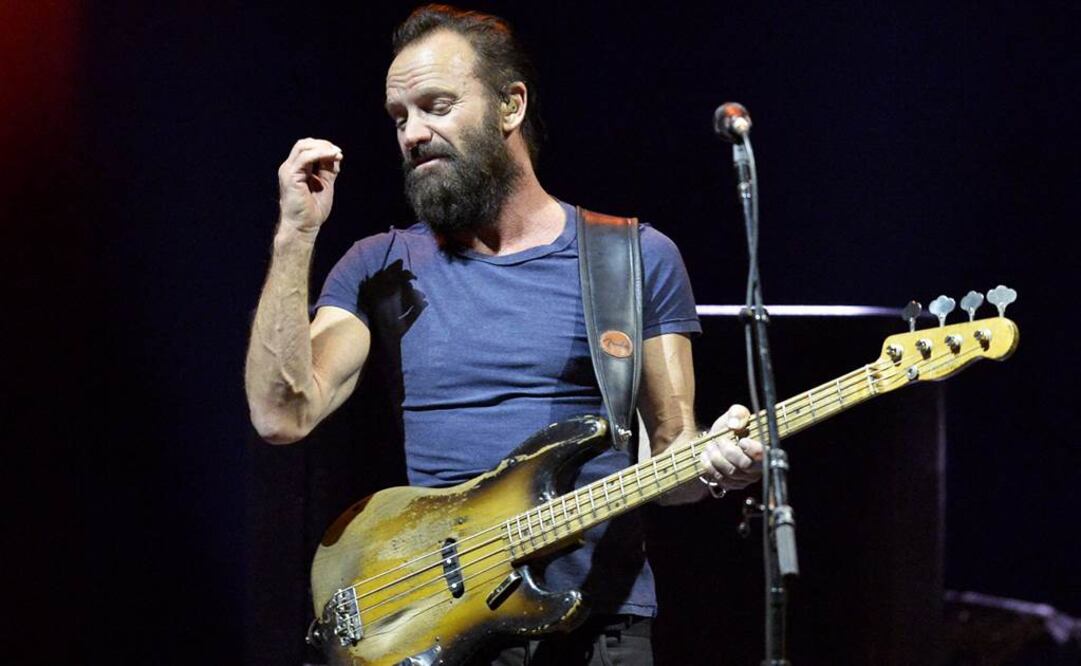 El cantante británico Sting se presenta durante su Gira Juntos en Escena en el Wiener Stadthalle de Viena (Austria) , el miércoles 1 de abril de 2015. EFE/HERBERT NEUBAUER