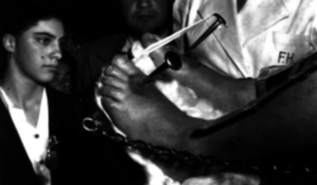 La historia del famoso fakir que duró 20 días clavado y fue visitado por Pedro Infante y Esperanza Iris