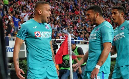 Cruz Azul vence a las Chivas en su visita a Guadalajara