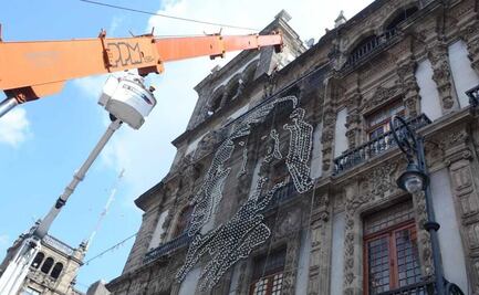 De reúso 90% de la decoración en el Zócalo para fiestas patrias