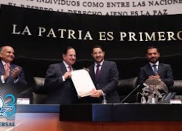 Congreso reconoce a Ealy Ortiz por sus 50 años al frente de EL UNIVERSAL