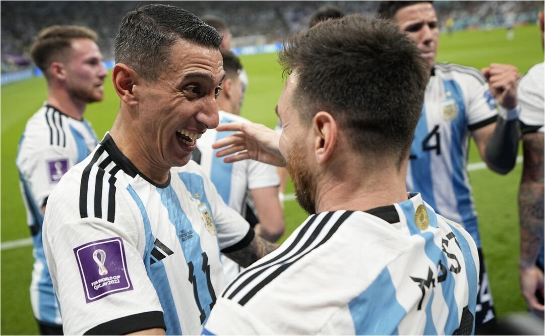 Ángel di María y Lionel Messi festejan el gol ante México - FOTO: AP
