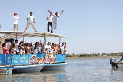 Chenel, el extravagante alcalde de los clavados y el parapente