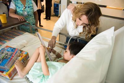 Angélica Rivera felicita a doctores mexicanos