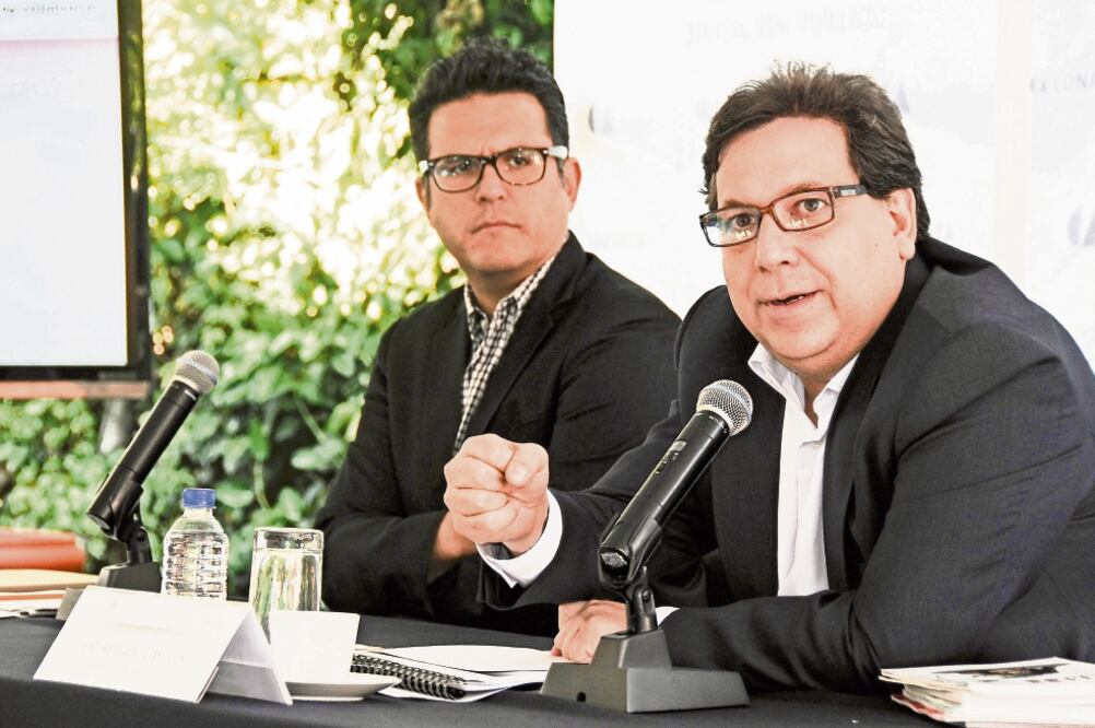 Julio Trujillo (atrás) (Archivo)