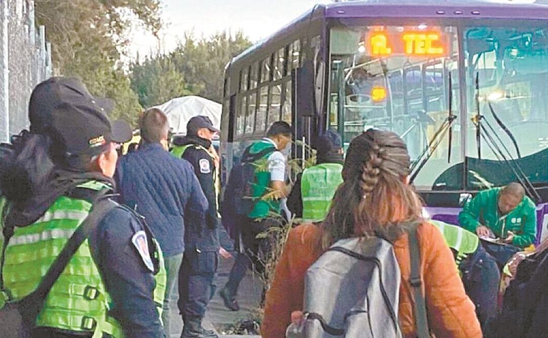 Los camiones que usaba la empresa SVBus no eran los mismos con los que le fue dado el permiso de operación, acusó la Semovi. Foto: ESPECIAL