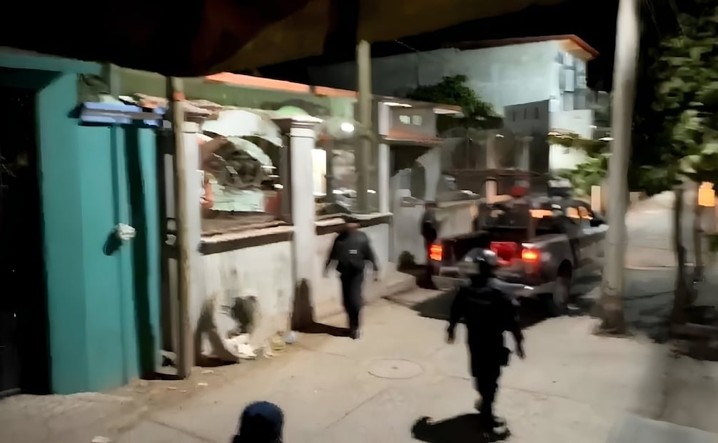 La noche del viernes 18 de septiembre fue baleada la vivienda de Elvis Guerra. | Foto: Captura de pantalla del video del ataque.