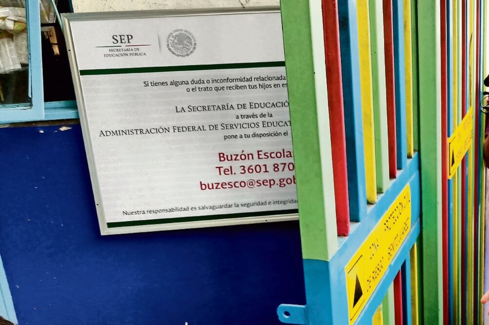 Directores de algunos planteles se quejaron de la decisión de publicar los teléfonos, la cual calificaron de exigente y amenazante (GERARDO SUÁREZ. EL UNIVERSAL)