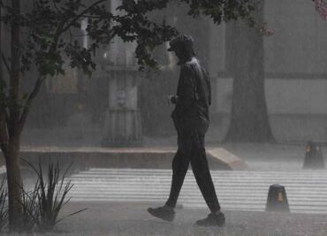 Activan triple alerta por lluvias en CDMX; aquí los puntos con encharcamientos y árboles caídos