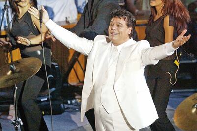 Lanzan libro sobre Juan Gabriel