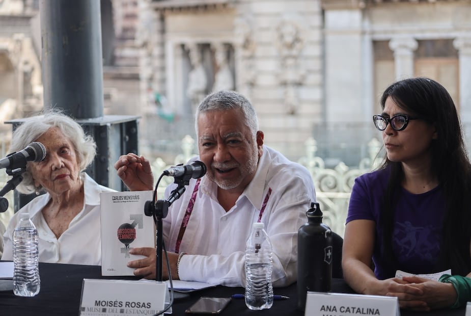Conferencia de prensa y recorrido por exposición de feminismo en la colección de Carlos Monsiváis, con la presencia de Elena Poniatowska.Fotos: Hugo Salvador/ El Universal.