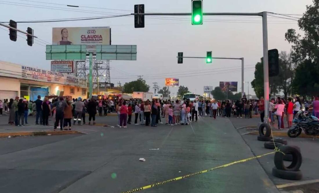 El cierre de la vialidad se realizó en la avenida Central, a la altura de la estación Zodíaco de la Línea 1 del Mexibús. Foto: Especial