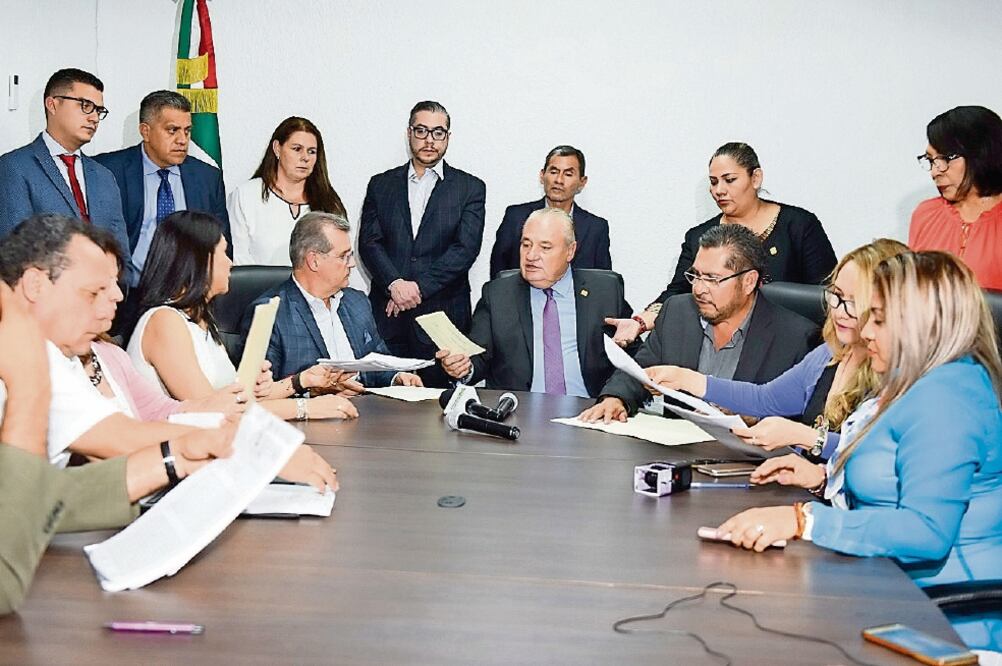 Las denuncias presentadas pueden alcanzar a 20 exfuncionarios y empresarios por el manejo ilícito de unos 200 millones de pesos, afirman. (ESPECIAL)