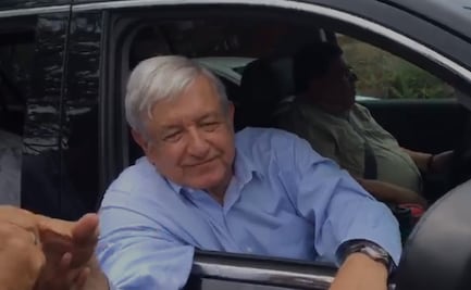 AMLO se deja querer en trayecto de Acapulco a Pinotepa Nacional