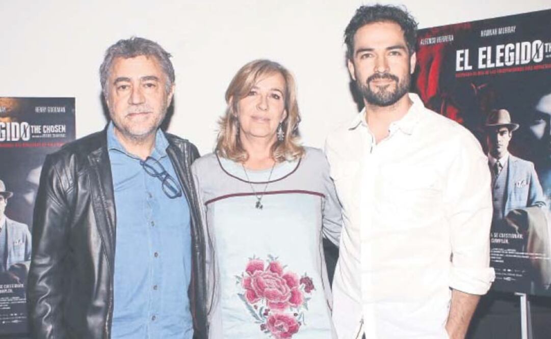 Antonio Chavarrías, Mónica Lozano y Alfonso Herrera en la presentación de "El elegido" (AGUSTIN SALINAS. EL UNIVERSAL)