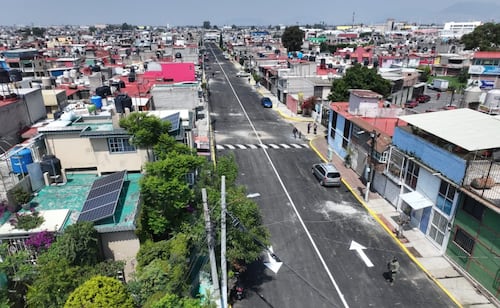 Ecatepec repavimenta calles tras décadas de abandono; “¿Y si sí cambiamos Ecatepec?”, afirma Azucena Cisneros