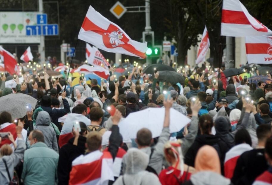 Detienen a 200 personas en nueva manifestación contra Alexander Lukashenko en Bielorrusia