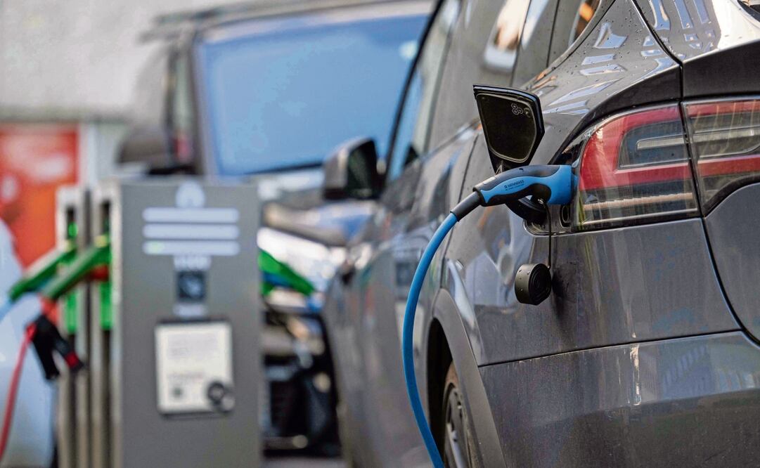 Las grandes empresas están muy avanzadas en la electrificación, aseguran especialistas en infraestructura de almacenamiento. Foto: Jonathan Nackstrand / AFP