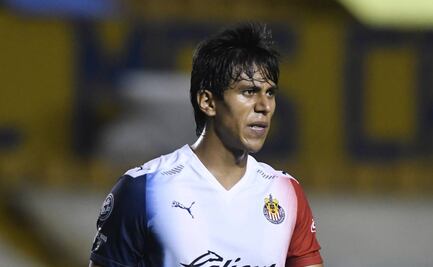 José Juan Macías es baja de Chivas frente a Pumas