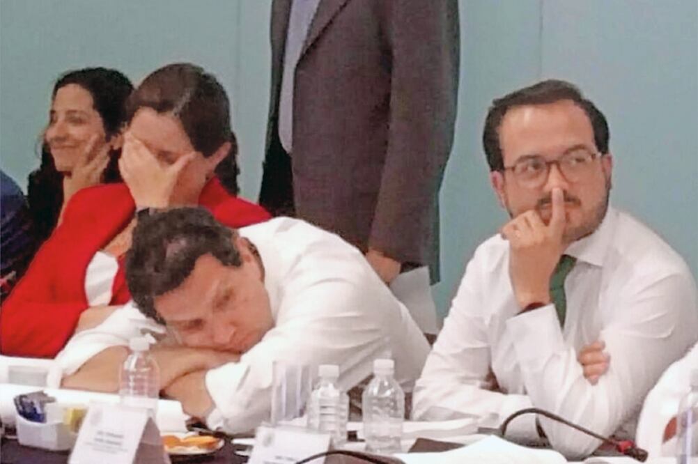 Los senadores Martha Tagle (MC), Armando Ríos Piter (PRD) y Fernando Yunes Márquez (PAN), durante la discusión de la ley anticorrupción (TOMADA DE TWITTER @LEOAGUSTO)