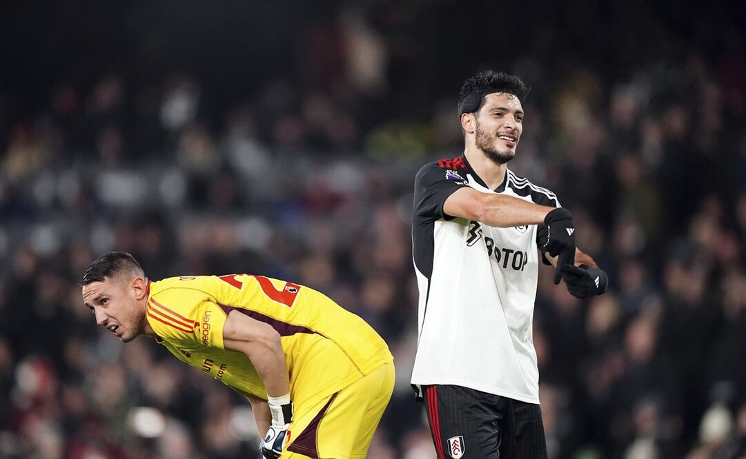 Raúl Jiménez anota su segundo gol con el Fulham FOTO: AP