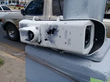 Destruyen a balazos 8 cámaras de vigilancia en Sinaloa