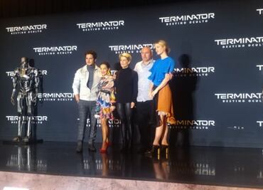 Linda Hamilton lucha contra máquinas y la edad en "Terminator"