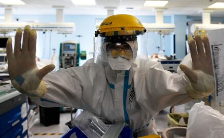 Expertos avecinan crisis peores ante "era de pandemias"