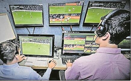 FIFA designa a trece árbitros para el VAR en Rusia 2018