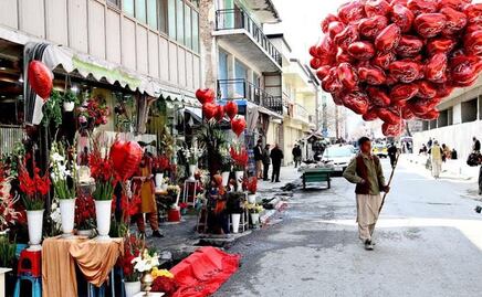 Talibanes prohíben festejar el Día del Amor en Afganistán: "es eslogan de los infieles", dicen