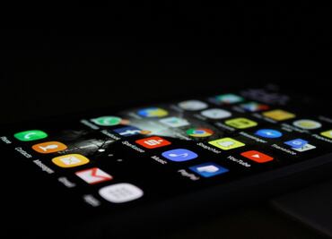 Estas son las apps que deberías borrar de tu celular, según ChatGPT