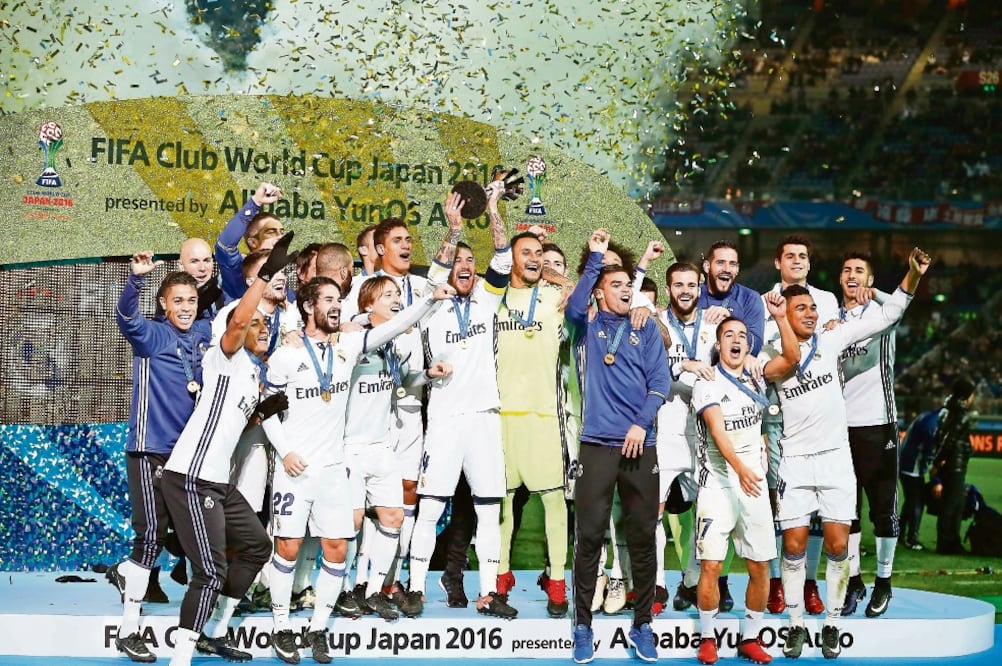 El último cetro de 2016 que el conjunto merengue conquistó fue el del Mundial de Clubes en Japón, tras vencer al conjunto local Kashima Antlers (SHUJI KAJIYAMA. AP)