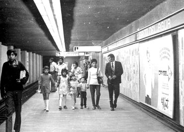 Sillones acojinados, puertas y bancas en los andenes, así era la Línea 1 del Metro
