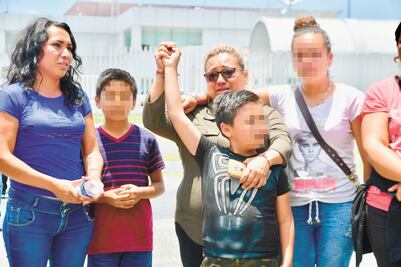 A fuerza de llanto y protesta, policías federales se despiden de la institución 