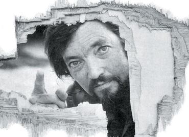 Julio Cortázar: viaje a su biblioteca y dos poemas inéditos en "Confabulario"