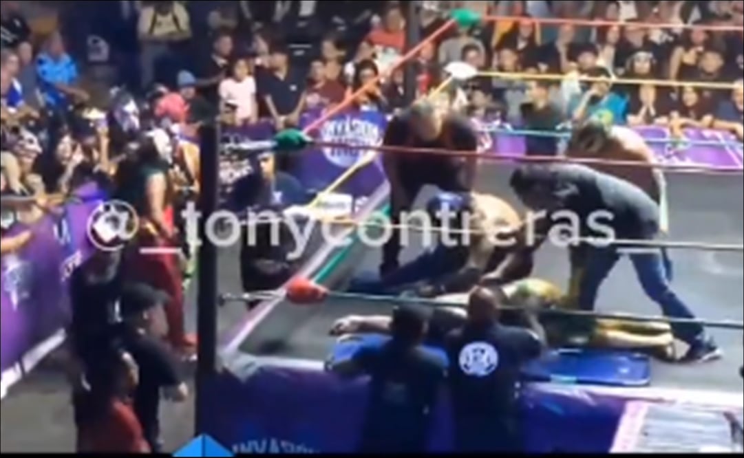 El luchador Rey Espectro se desvaneció en el ring / Foto: Especiales