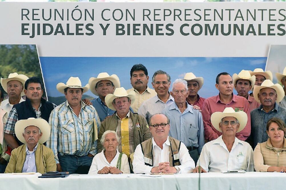 Graco Ramírez informó a los ejidatarios que se iniciaron los trabajos de reparación de la infraestructura hidroagrícola, para garantizar la producción . 