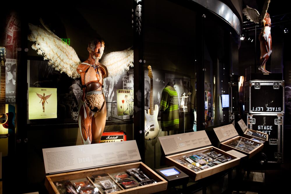 Una de sus exposiciones está dedicada a la banda de grunge, Nirvana. Está de gira por Brasil y cuenta con 200 objetos. (Foto: Cortesía)