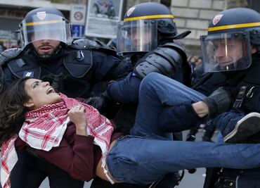 Suman 208 manifestantes detenidos en París