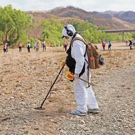 Abren cárceles para buscar desaparecidos