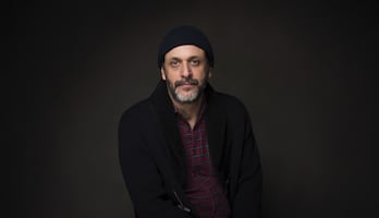 Luca Guadagnino cumple 55 años: ¿quién es el director que será homenajeado en Venecia 2026?
