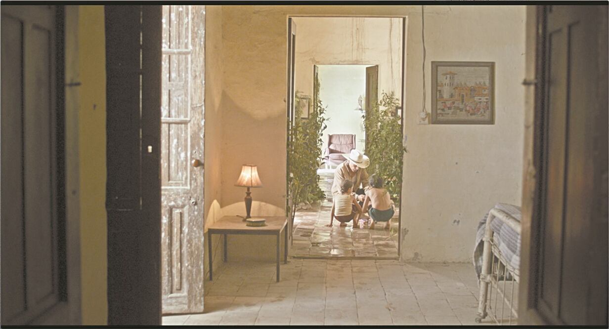 “Le pregunté a Tania si había soñado con su papá y ella me respondió que sí y luego me dijo: ‘es el sueño más largo que recuerdo’”, relata Carlos Lenin sobre sus entrevistas para el corto. Fotos: Cortesía