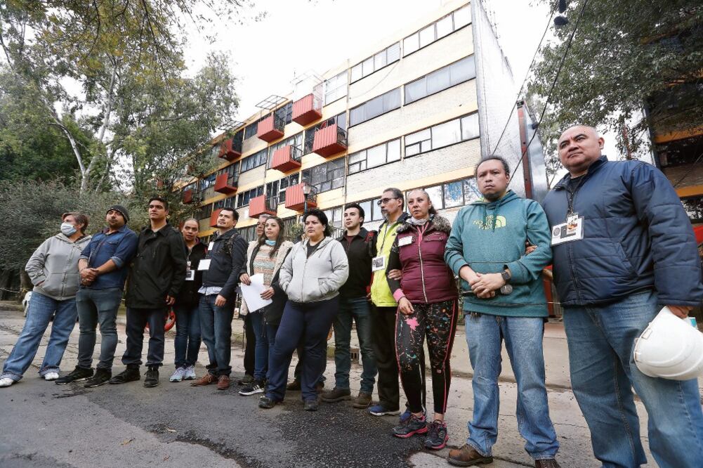 Los habitantes del Multifamiliar Tlalpan dicen que nunca se cansarán de agradecer las labores de apoyo y también de la sociedad civil para atender la emergencia en sus edificios. (Foto: Archivo / EL UNIVERSAL)