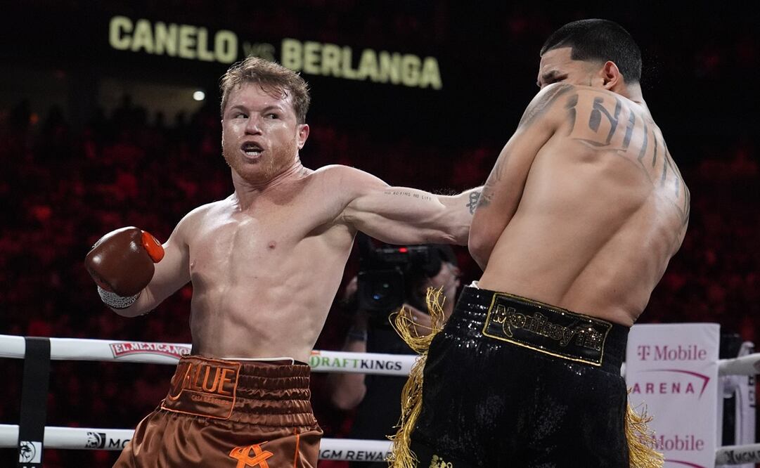 Canelo Álvarez, durante su combate contra Edgar Berlanga - Foto: AP