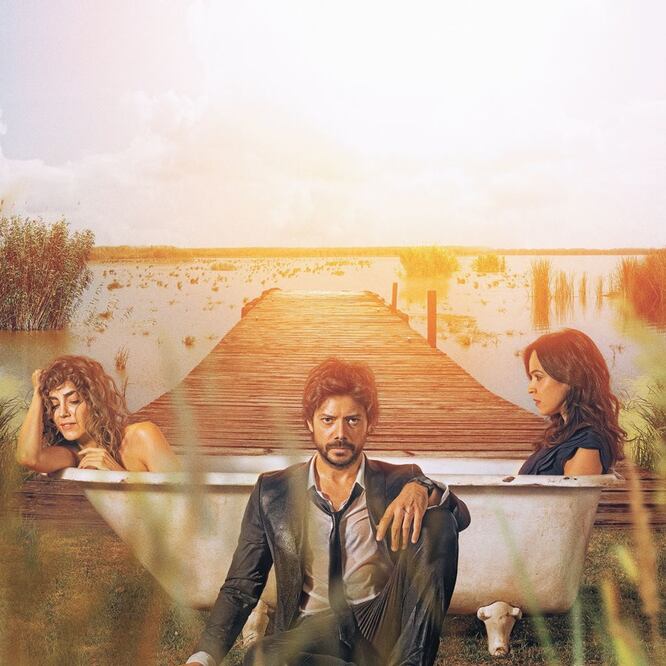 Verónica Sánchez, Álvaro Morte e Irene Arcos son los protagonistas. LIFETIME