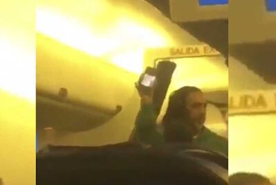 Alejandro Fernández se disculpa tras escándalo en avión