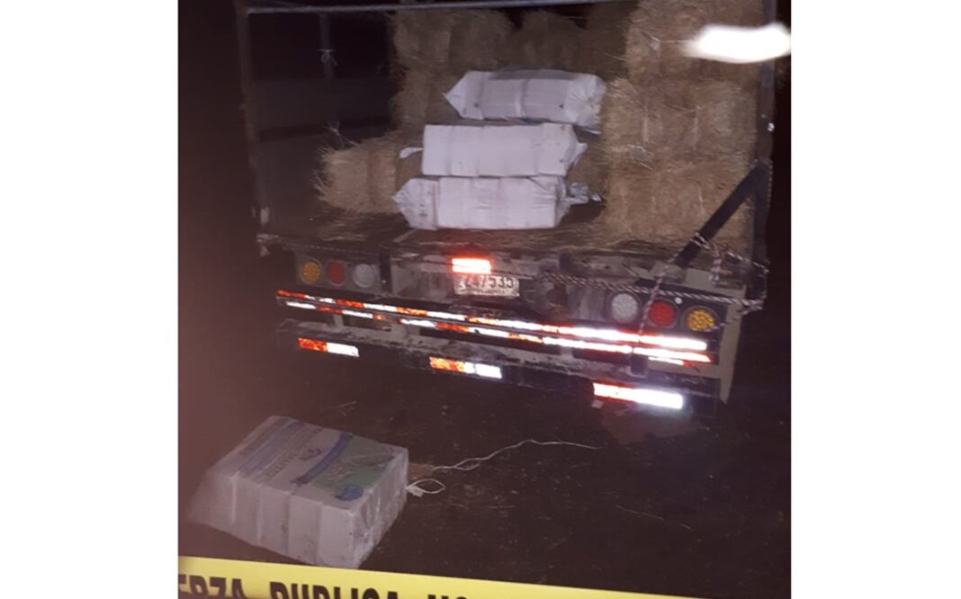 Un cargamento de 200 kilos de cocaína, ocultos en un camión con pacas de heno, fue localizado en la zona noroccidental costarricense . Foto: Ministerio de Seguridad Pública de Costa Rica